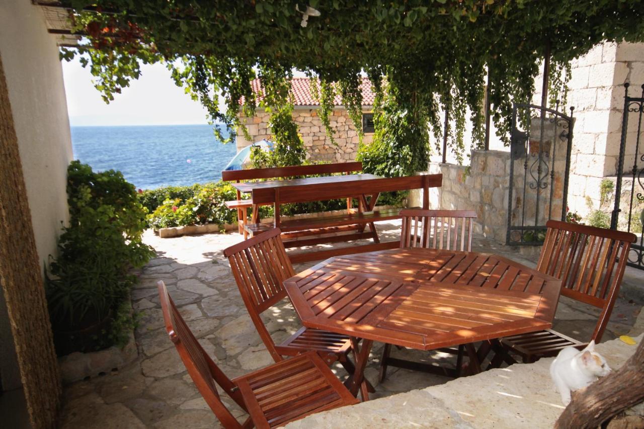 Seaside House For Families With Children Cove Tvrdni Dolac, Hvar - 2057 Gdinj المظهر الخارجي الصورة